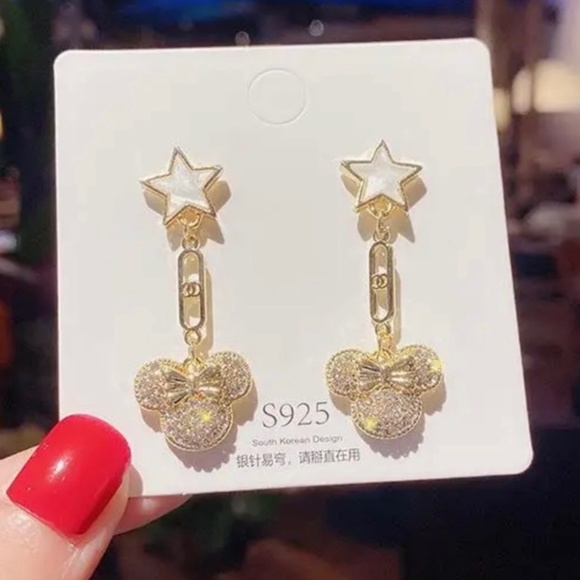 Charming Gold Plated Minnie Mouse Dangle Earrings with White Star-Shaped Design - Picture 1 of 1